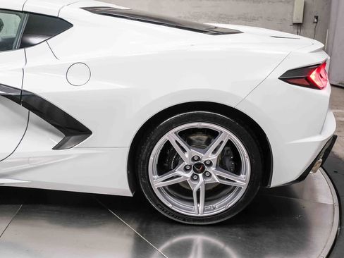 Used 2020 Chevrolet Corvette Stingray Coupe w/ 1LT RWD image 8