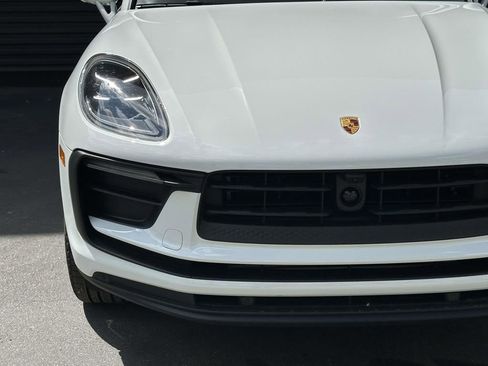 Certified 2026 Porsche Macan AWD/4WD image 10