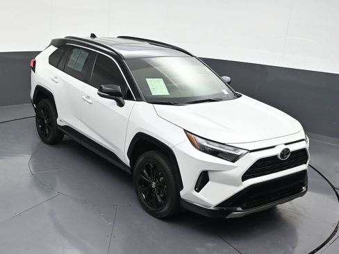 Used 2025 Toyota RAV4 XSE image 20
