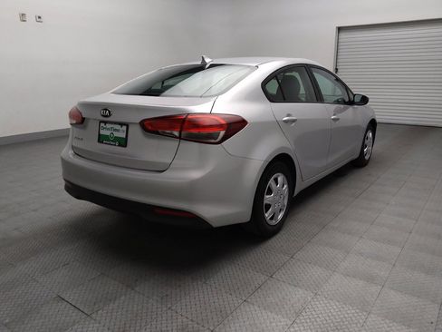 Used 2017 Kia Forte LX image 9