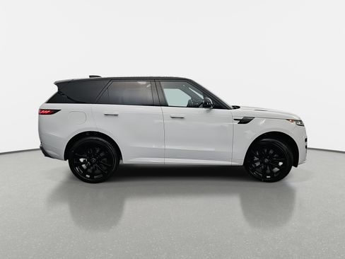 New 2025 Land Rover Range Rover Sport Dynamic SE image 4