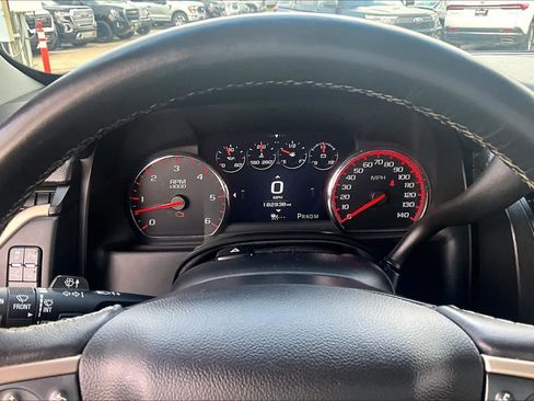 Used 2015 GMC Yukon Denali w/ Premium Package RWD image 25