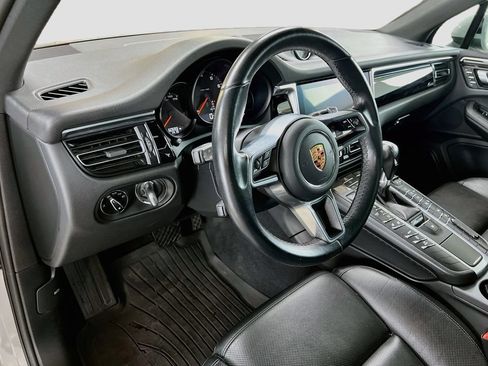 Certified 2020 Porsche Macan AWD/4WD image 4