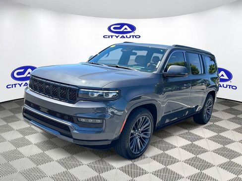 Used 2022 Jeep Grand Wagoneer Series III AWD/4WD image 9
