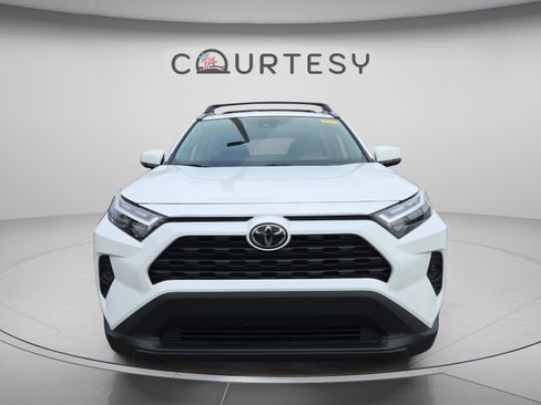 Certified 2025 Toyota RAV4 XLE image 4