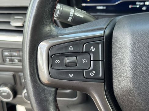 Used 2022 Chevrolet Suburban RST w/ Luxury Package image 11