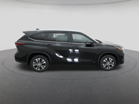 New 2026 Toyota Highlander XLE AWD/4WD image 11