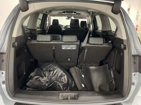 Used 2023 Honda Odyssey Touring image 25