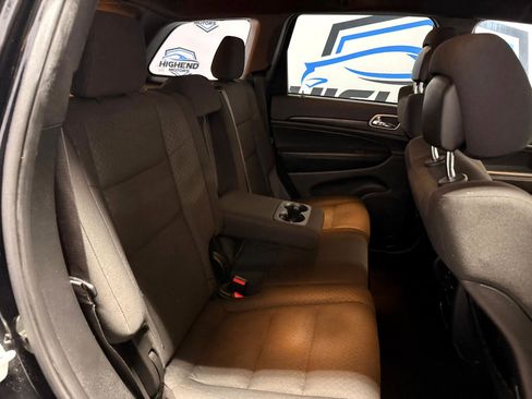 Used 2019 Jeep Grand Cherokee Laredo image 22