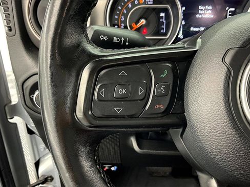 Used 2022 Jeep Gladiator Willys image 19