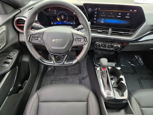 Used 2025 Chevrolet Trax RS w/ Driver Confidence Package image 12