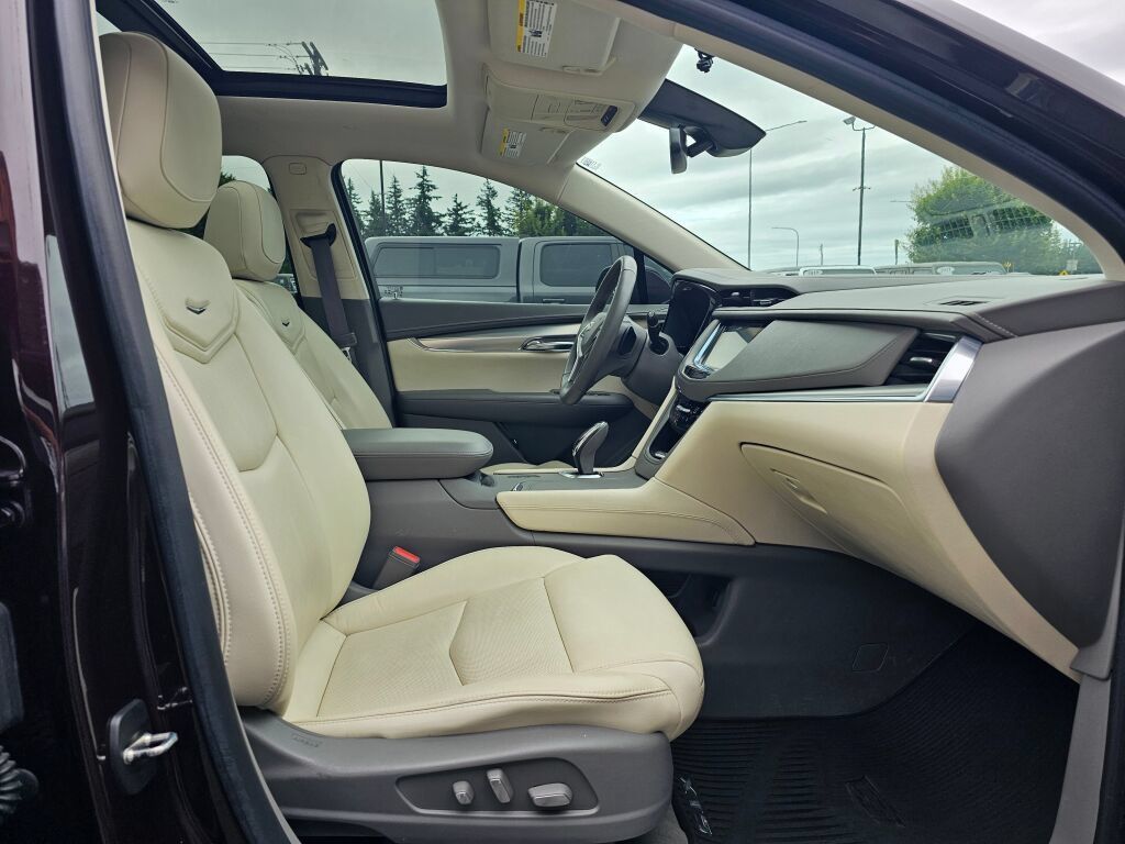 Used 2018 Cadillac XT5 Premium Luxury AWD/4WD image 10