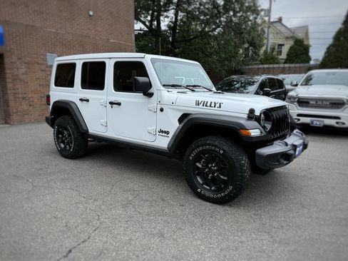 Used 2022 Jeep Wrangler Unlimited Sport AWD/4WD image 3
