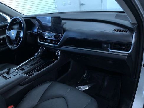 Certified 2025 Toyota Grand Highlander AWD image 25