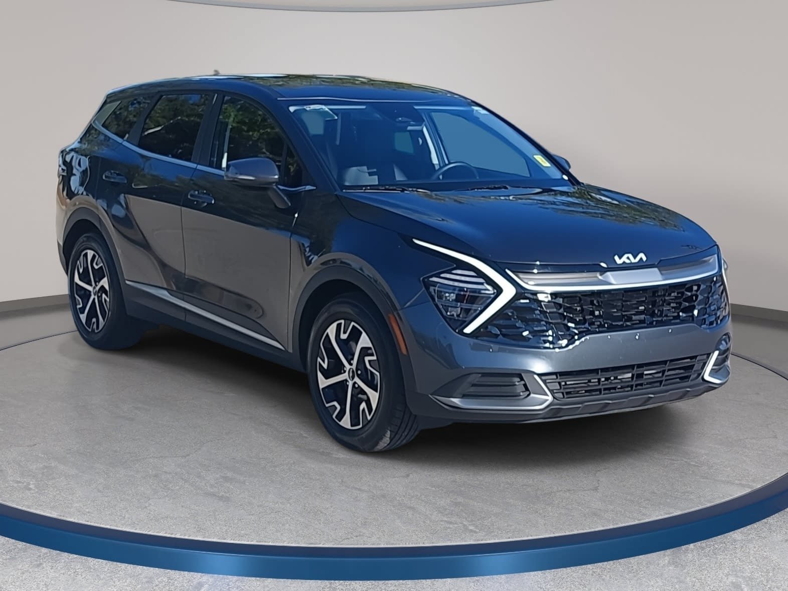Used 2024 Kia Sportage EX FWD image 3