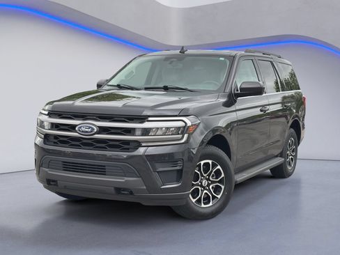 Used 2022 Ford Expedition XLT AWD/4WD image 2