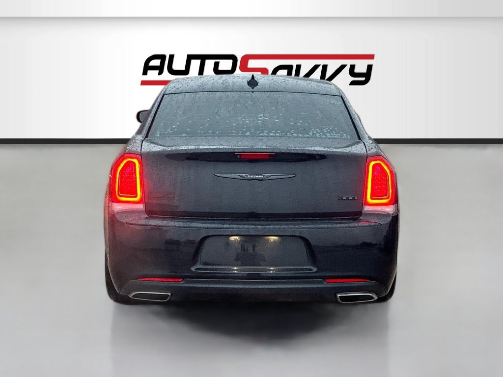 Used 2021 Chrysler 300 Touring w/ Sport Appearance Package RWD image 6