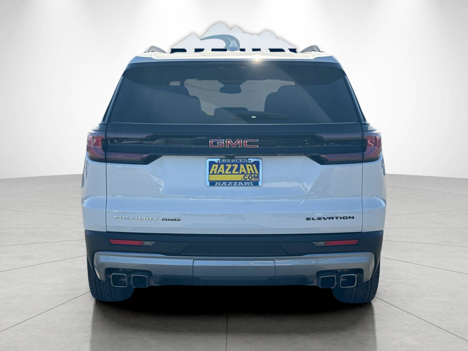 Used 2024 GMC Acadia Elevation AWD/4WD image 4