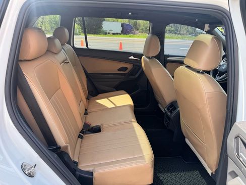 Used 2022 Volkswagen Tiguan SE R-Line image 32