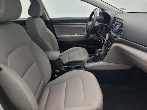 Used 2017 Hyundai Elantra SE image 21