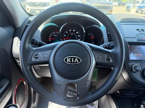 Used 2010 Kia Soul + w/ Audio Pkg FWD image 18