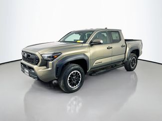 Used 2024 Toyota Tacoma TRD Off-Road AWD/4WD video 3