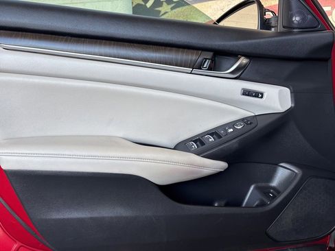Used 2020 Honda Accord Touring image 6