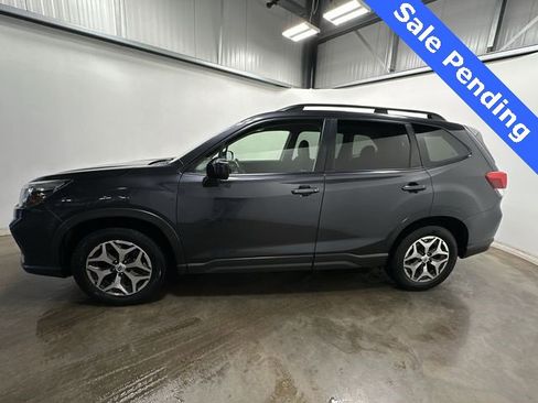 Used 2019 Subaru Forester Premium image 2