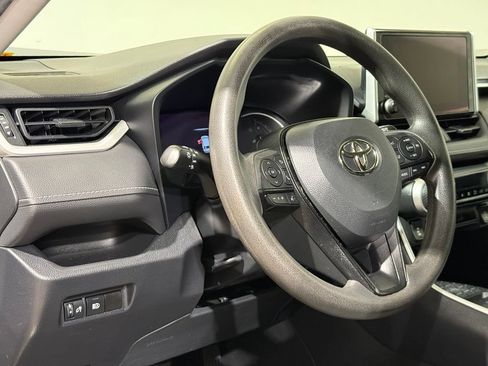 Certified 2023 Toyota RAV4 XLE FWD image 17