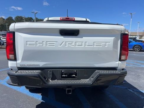 Used 2024 Chevrolet Colorado Z71 w/ Z71 Convenience Package 2 image 8