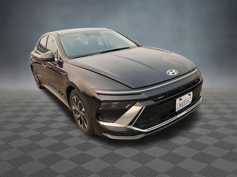 Used 2024 Hyundai Sonata SEL FWD image 2