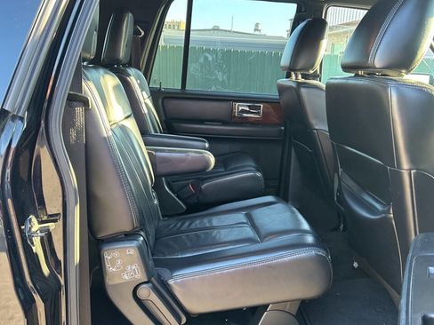 Used 2017 Lincoln Navigator L Select image 14