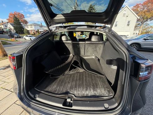 Used 2022 Tesla Model Y Long Range image 19