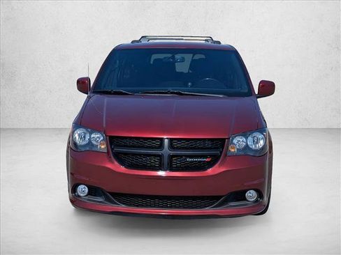 Used 2018 Dodge Grand Caravan SE FWD image 2