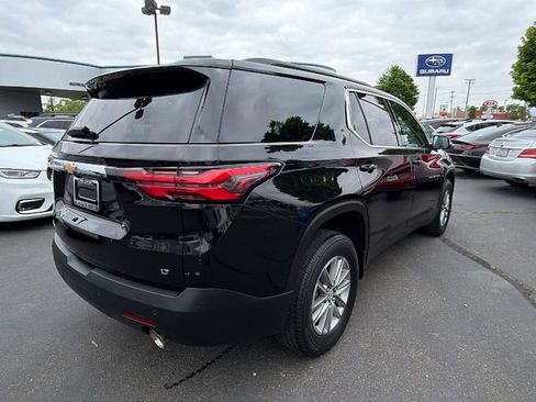 Used 2023 Chevrolet Traverse LT FWD image 4