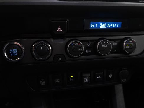 Used 2023 Toyota Tacoma w/ TRD Package image 21