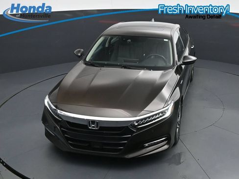 Used 2018 Honda Accord Touring image 30