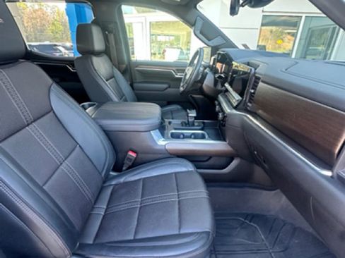 Used 2024 Chevrolet Silverado 1500 High Country image 18