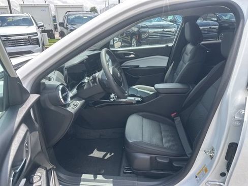 New 2026 Chevrolet Trax LT FWD image 14