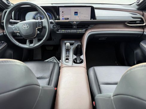 Certified 2023 Toyota Crown image 12