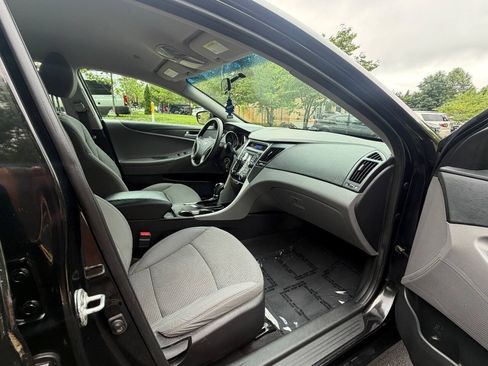Used 2011 Hyundai Sonata GLS FWD image 15