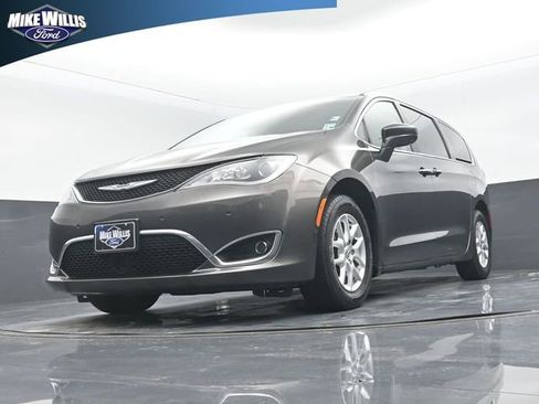 Used 2020 Chrysler Pacifica Touring w/ Advanced Safetytec Group FWD image 19