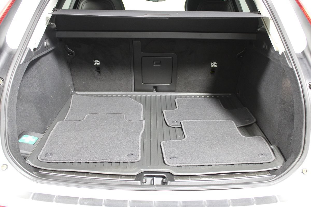 Used 2023 Volvo XC60 B5 Plus w/ Climate Package FWD image 24