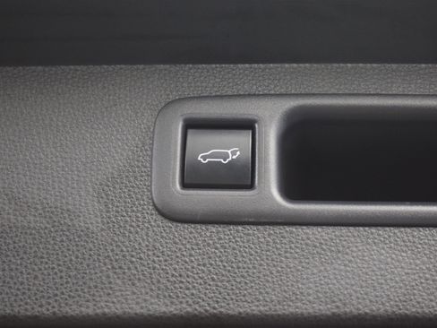 Used 2022 Toyota Highlander XLE image 13