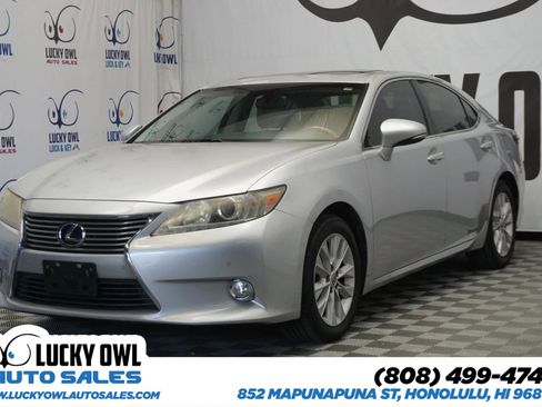 Used 2013 Lexus ES 300h image 1