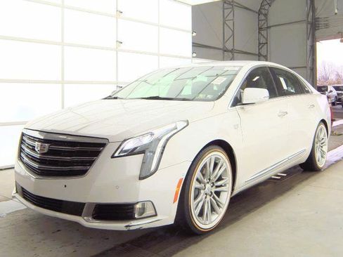 Used 2018 Cadillac XTS Luxury image 5