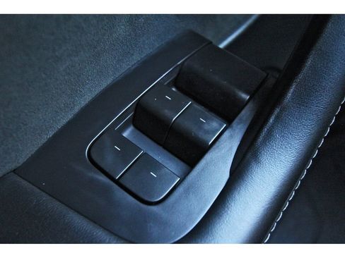 Used 2023 Tesla Model Y Performance image 19