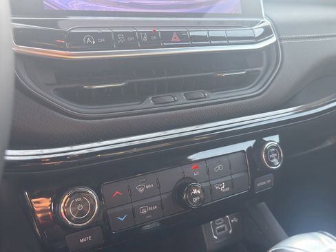 Used 2023 Jeep Compass Altitude image 26