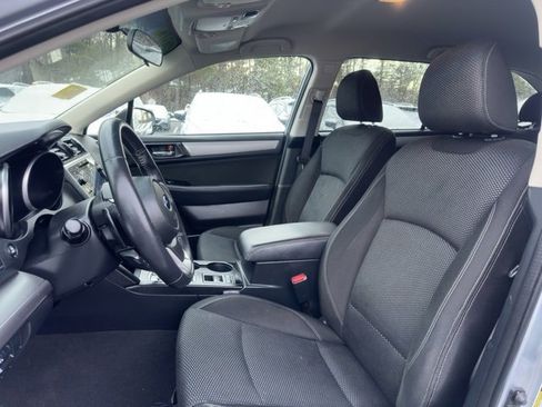 Used 2018 Subaru Outback 2.5i Premium image 18