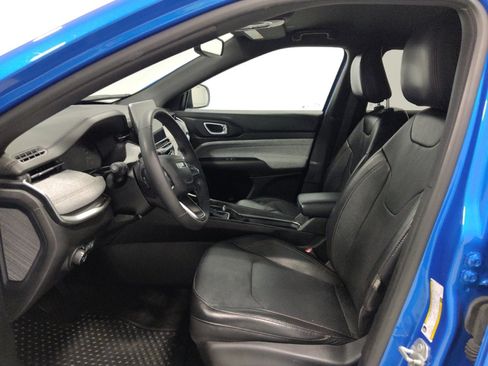 Used 2023 Jeep Compass Latitude AWD/4WD image 17